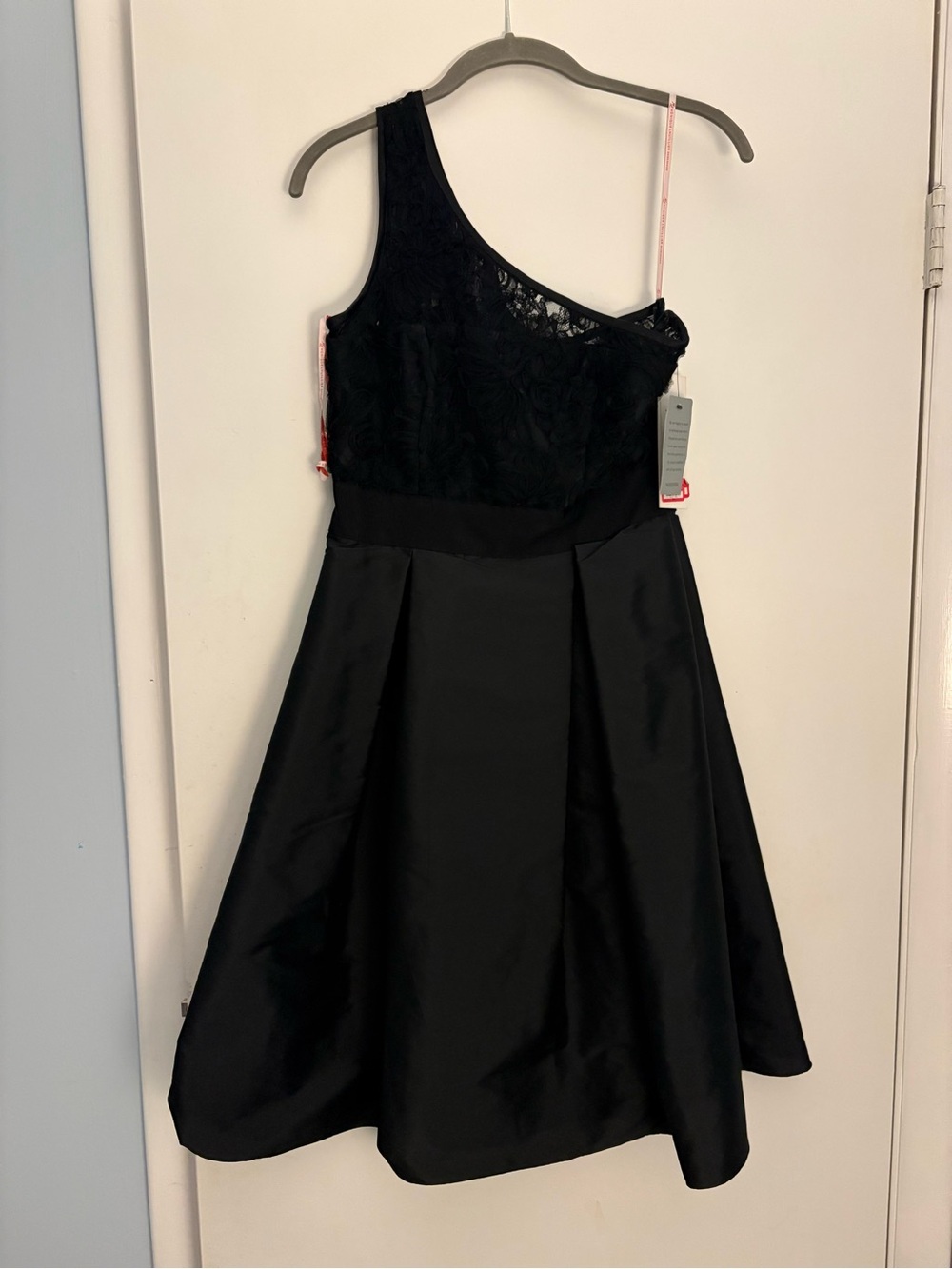 Monique Lhuillier Formal Dress